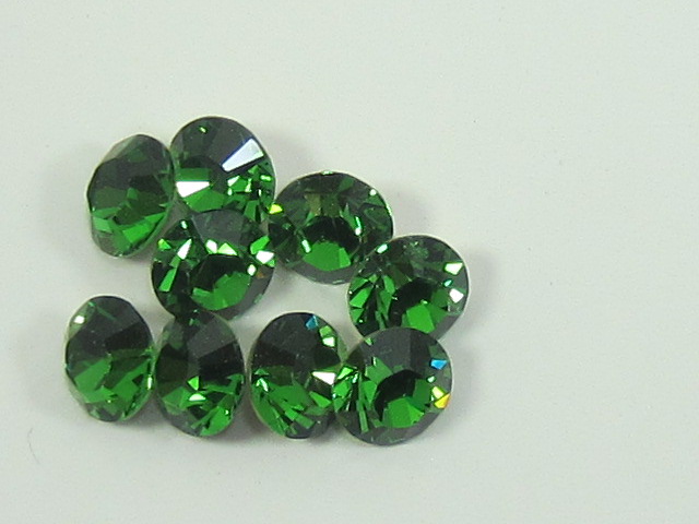 ss19 (4.4-4.6mm) 72pcs. FERN GREEN POINTED BACK European Rhinestones